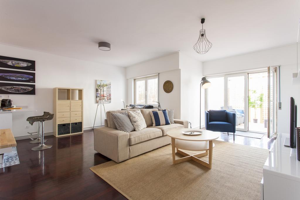 Joivy Superb 1-Bed Apt With Workspace And Terrace, Close To Avenida Da Liberdade Lisboa Kültér fotó